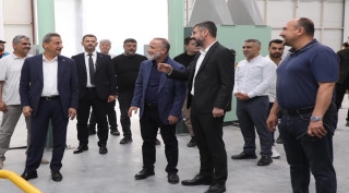 Vali Karaömeroğlu Kiler İplik Fabrikasını ziyaret etti