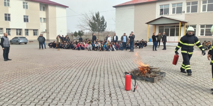 Bitlis Son Dakika Güroymak Belediyesi’nden Öğrencilere Yangın Tatbikatı