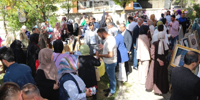 Bitlis Son Dakika Güroymak'ta Hayat Boyu Öğrenme Haftası Coşkusu: El İşi Sergisi Açıldı