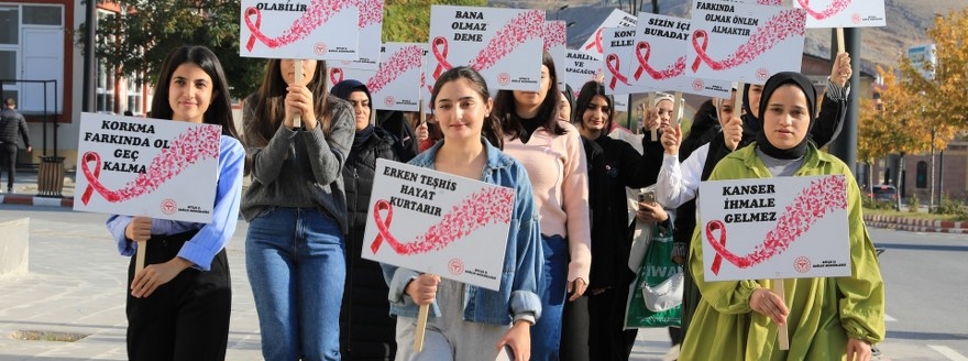 Bitlis Eren Üniversitesi’nde Meme Kanseri Farkındalık Programı Düzenlendi