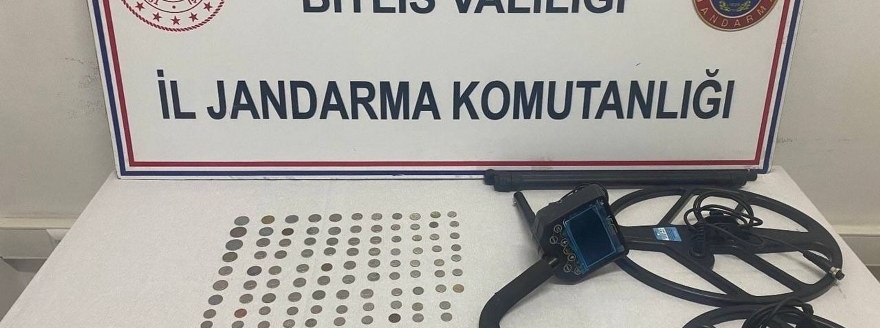 Hizan'da Tarihi Eser Operasyonu: 97 Sikke Ele Geçirildi